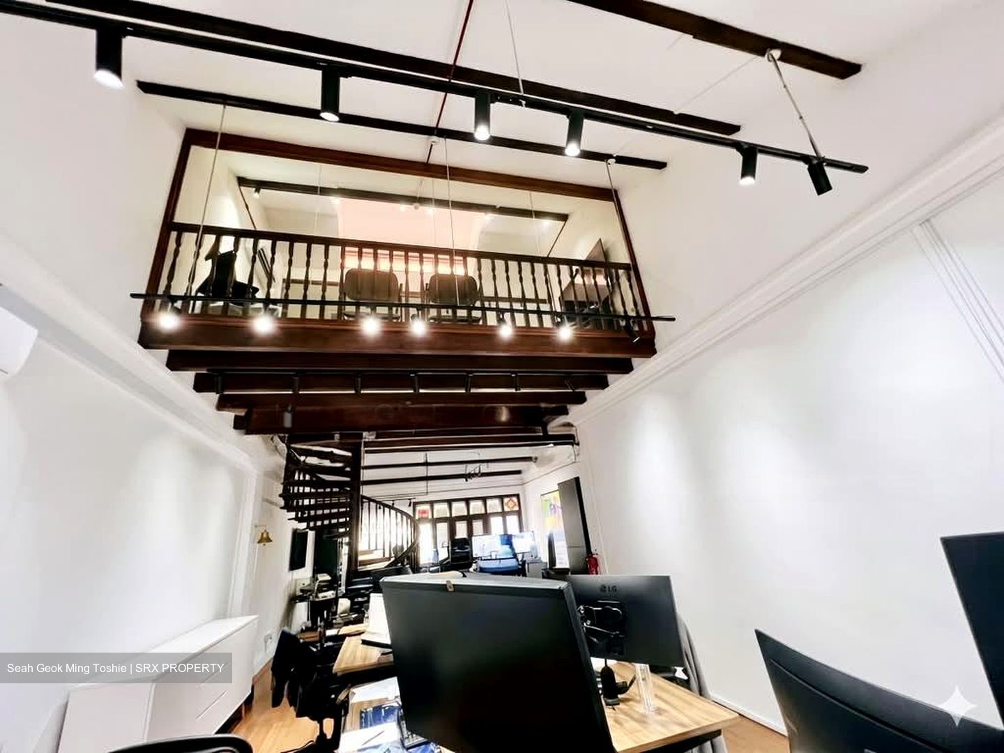 Ann Siang Road (D1), Office #564184331